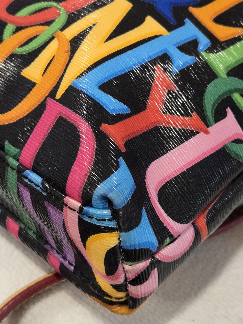 Dooney & Bourke Vintage/Y2K Multicolor Signature Crossbody Bag with Tan Strap - Picture 6 of 14